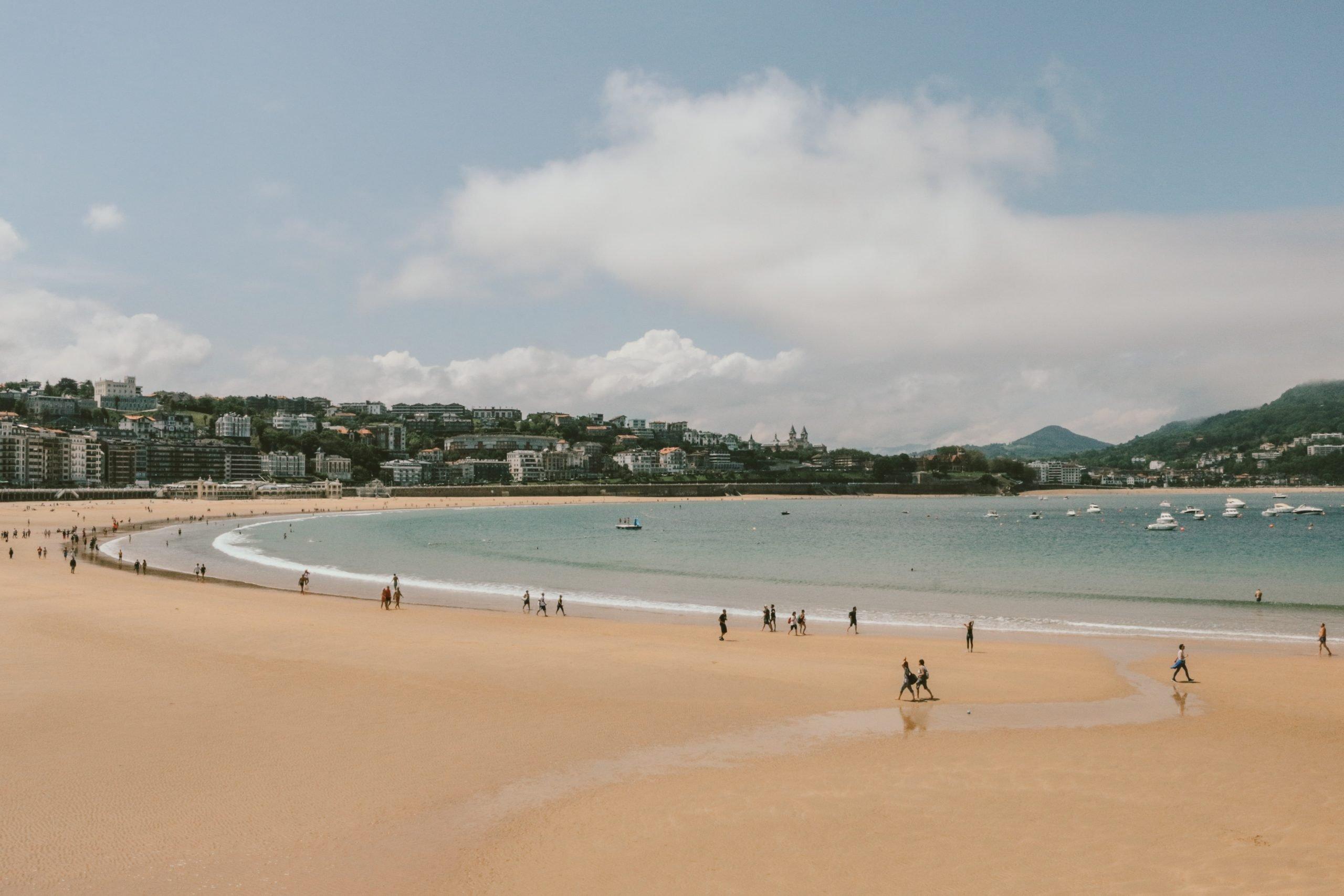 Lidwien leert Spaans en surfen in San Sebastian