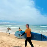 Ngaio (29) kwam voor yoga en bleef voor surfen
